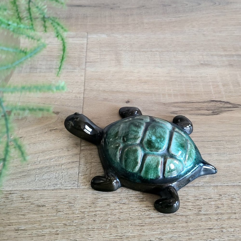 Blue Mountain Canada ceramic turtle figurine.